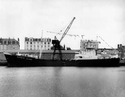 Le Louis Girard à quai