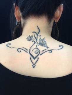 Tatouage nuque